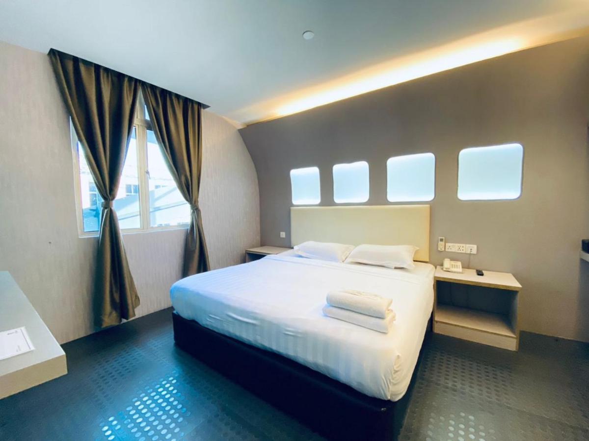 Sri Langit Hotel Klia, Klia 2 & F1 Sepang Buitenkant foto