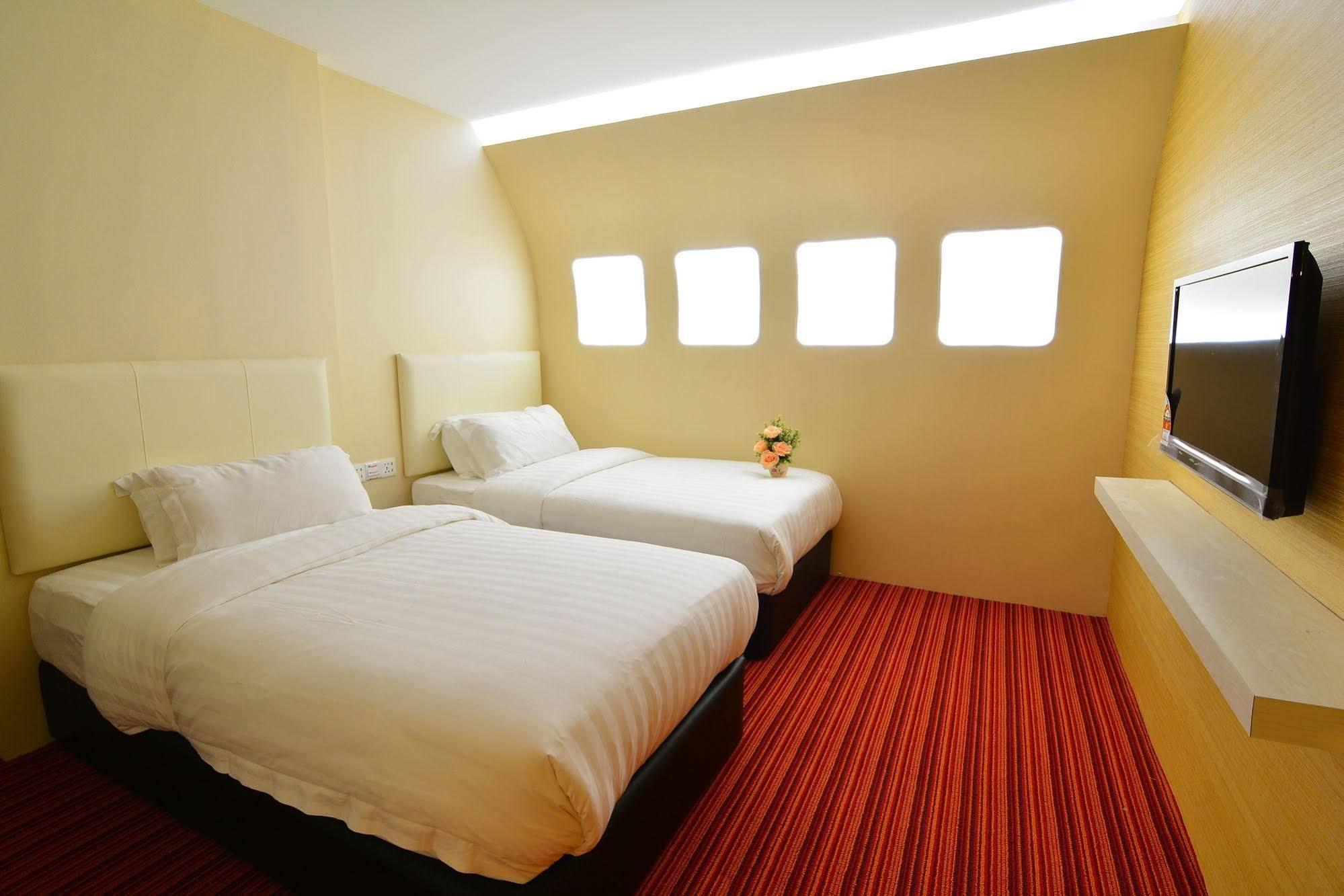 Sri Langit Hotel Klia, Klia 2 & F1 Sepang Buitenkant foto
